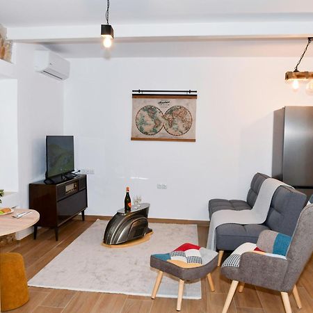 לפקימי Captain Theo'S Modern Apartment Maria מראה חיצוני תמונה