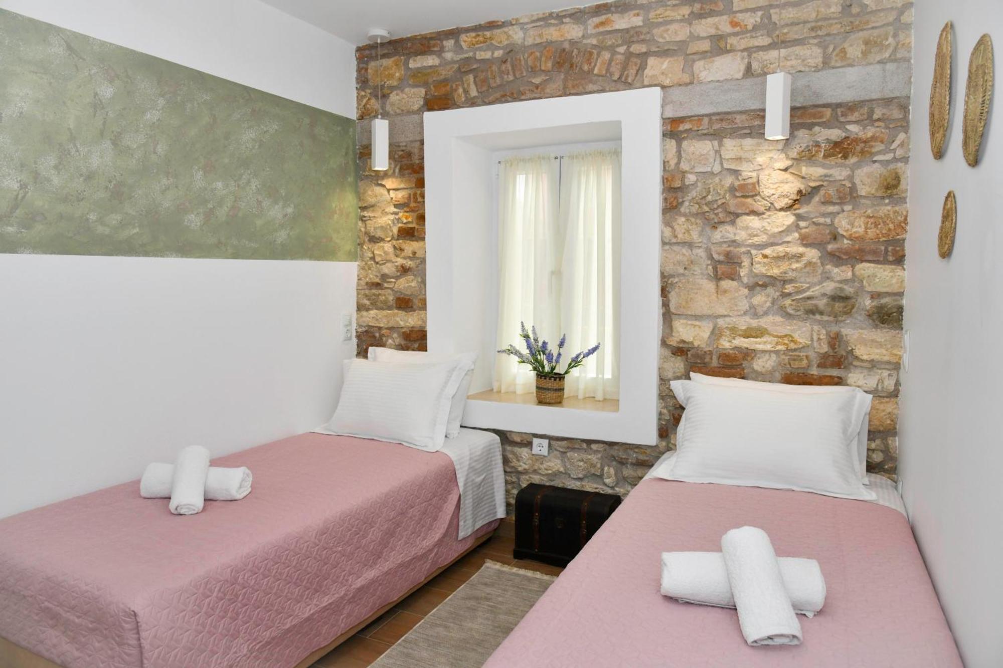 לפקימי Captain Theo'S Modern Apartment Maria מראה חיצוני תמונה